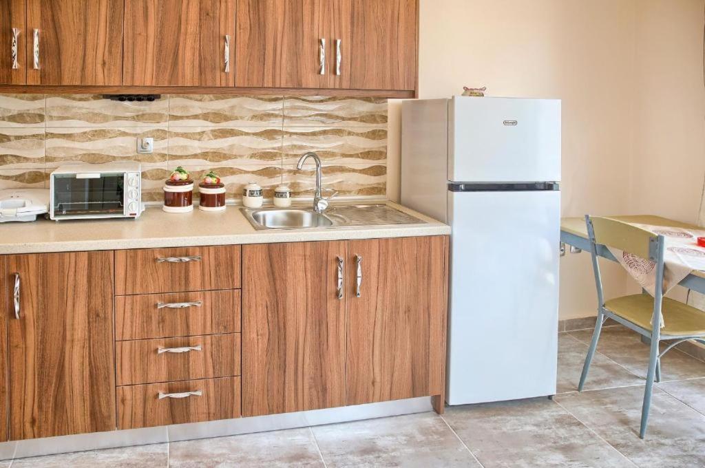 Despinas Seafront Apartments,האראקי מראה חיצוני תמונה